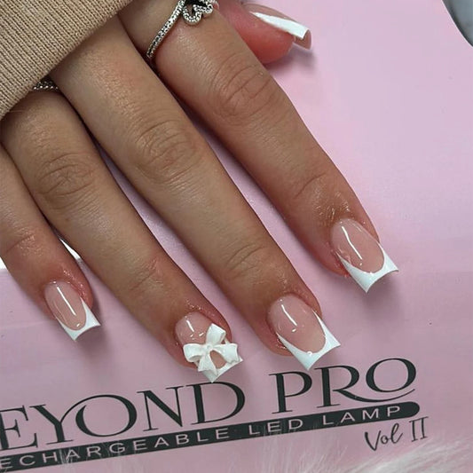 Minimal French Premium Set mit Schleifen-Akzent – Soft Gel Press-On Nails